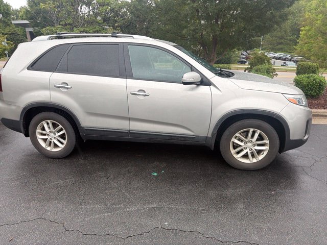 Used 2015 Kia Sorento LX FWD image 3