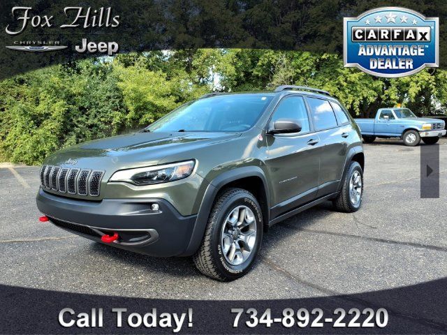 Used 2019 Jeep Cherokee Trailhawk AWD/4WD image 3