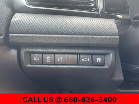 Used 2025 Toyota Camry SE FWD image 15