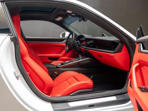 Certified 2026 Porsche 911 Carrera S RWD image 31