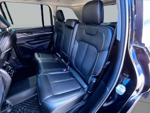 Used 2023 Jeep Grand Cherokee Limited w/ Luxury Tech Group II RWD image 21