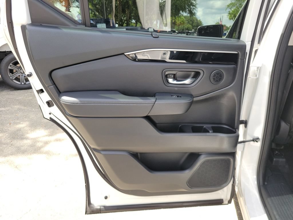 Used 2023 Honda Pilot EX-L image 11
