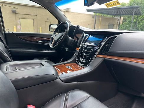 Used 2015 Cadillac Escalade Premium AWD/4WD image 11
