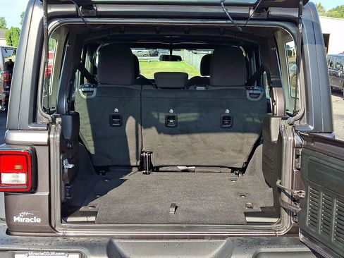 Used 2022 Jeep Wrangler Unlimited Sport AWD/4WD image 28
