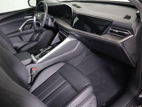 Used 2025 Audi Q5 Premium Plus w/ Premium Plus image 19