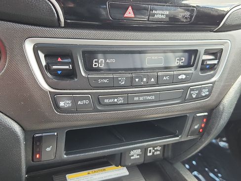 Used 2023 Honda Passport TrailSport image 17