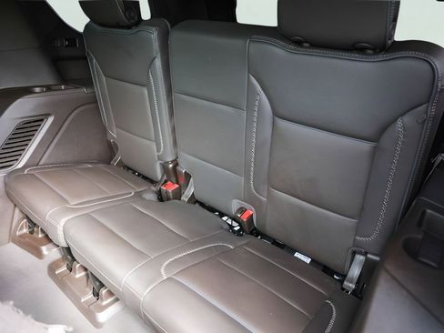 Used 2023 GMC Yukon Denali w/ Denali Reserve Package RWD image 29