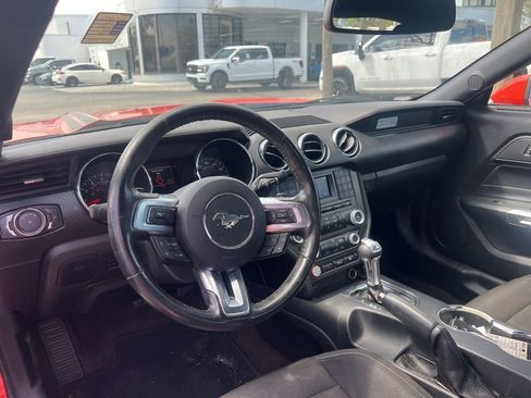 Used 2016 Ford Mustang Coupe image 9