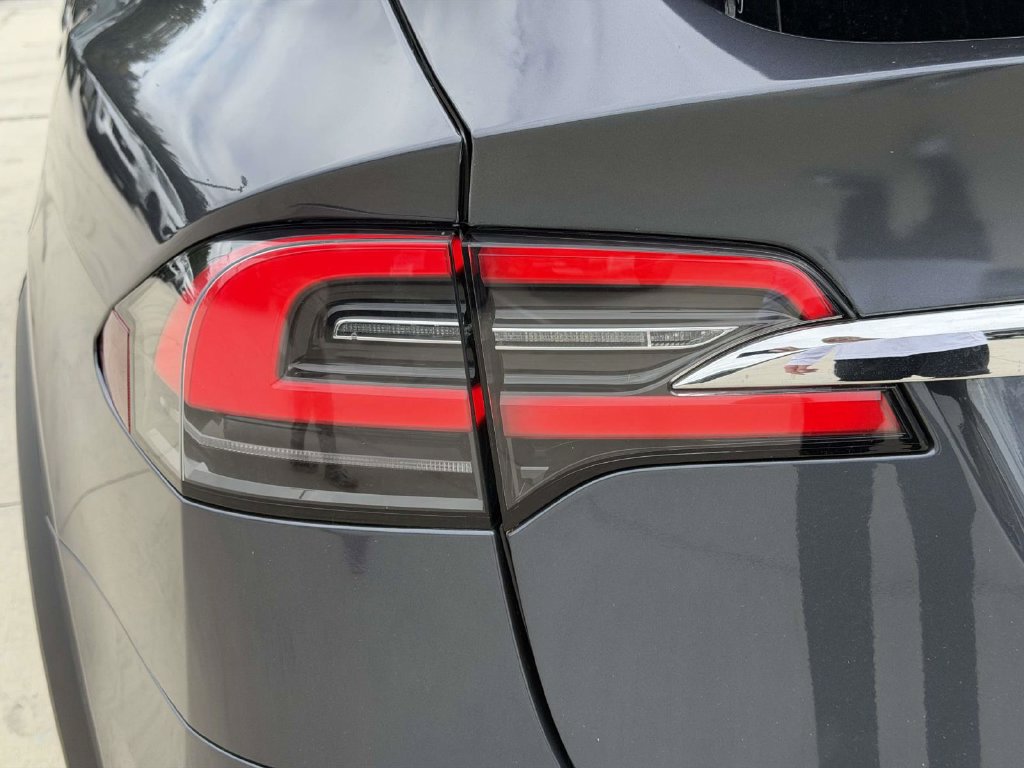 Used 2020 Tesla Model X Long Range AWD/4WD image 10