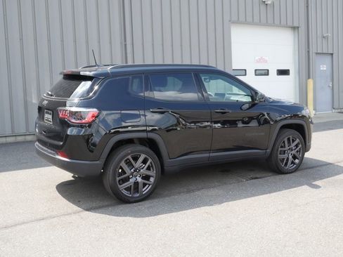 New 2025 Jeep Compass Limited w/ Sun & Sound Group image 12