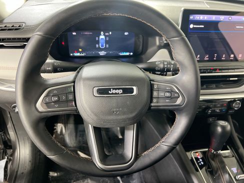 Used 2022 Jeep Compass Limited w/ Elite Group AWD/4WD image 11
