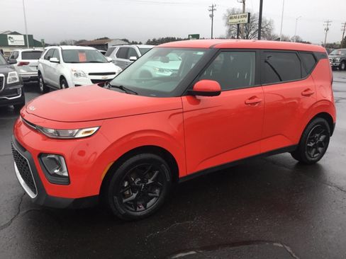 Used 2022 Kia Soul LX w/ Technology Package image 1