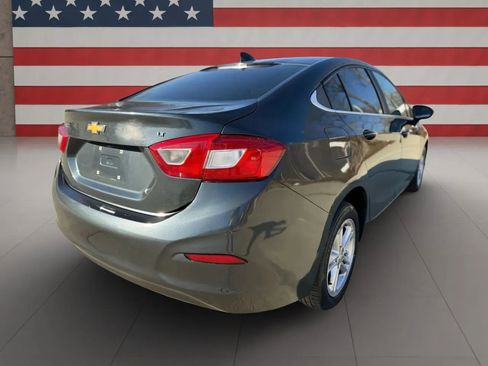 Used 2017 Chevrolet Cruze LT FWD image 7