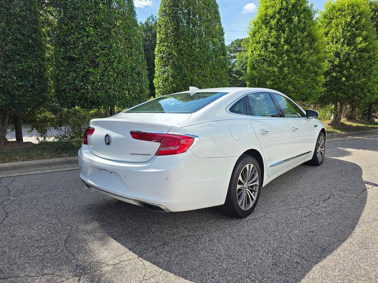 Used 2018 Buick LaCrosse Essence FWD image 5