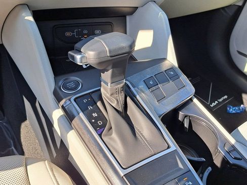 New 2026 Kia Sportage EX FWD image 11