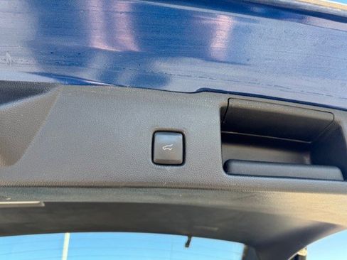 Used 2022 Ford Escape Titanium image 29