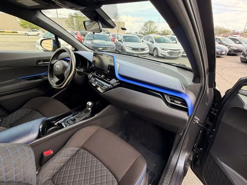 Used 2021 Toyota C-HR XLE image 22