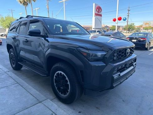 Used 2025 Toyota 4Runner TRD Off-Road Premium AWD/4WD image 2