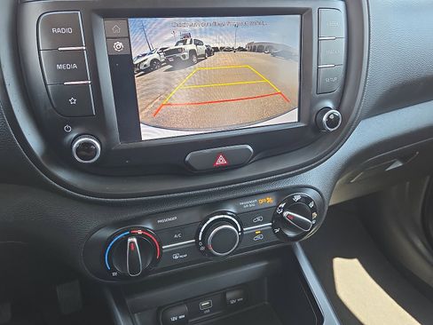 Used 2023 Kia Soul LX w/ LX Technology Package image 14
