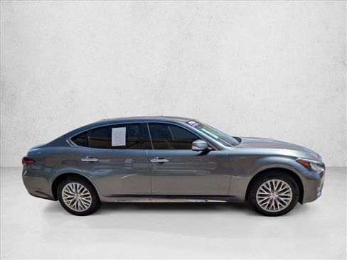 Used 2016 INFINITI Q70 L 3.7 AWD/4WD image 4