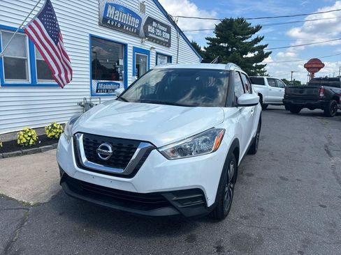 Used 2018 Nissan Kicks SV FWD image 8