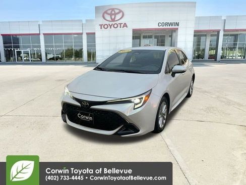 Certified 2025 Toyota Corolla SE image 4