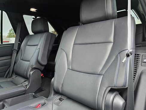 Used 2025 Toyota Sequoia Platinum AWD/4WD image 20