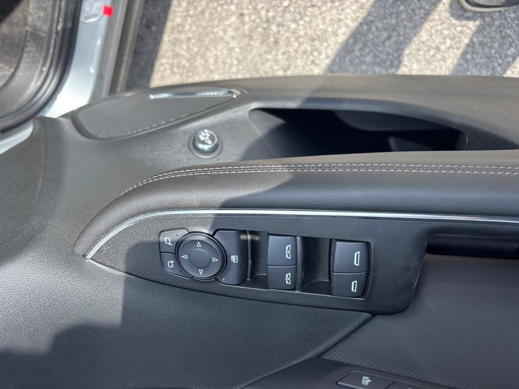 Used 2025 Buick Envision Preferred AWD/4WD image 12