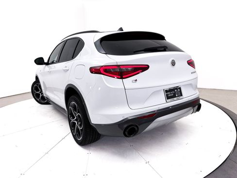 Used 2023 Alfa Romeo Stelvio Ti AWD/4WD image 12