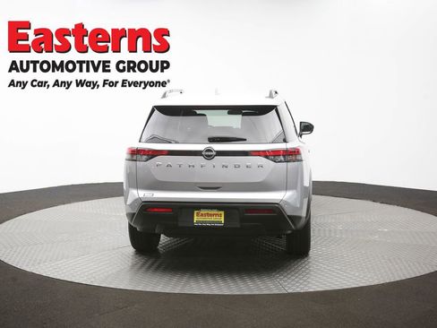 Used 2025 Nissan Pathfinder SV FWD image 36