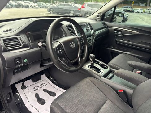 Used 2019 Honda Ridgeline Sport image 10