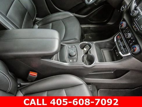 Certified 2024 GMC Terrain SLT AWD/4WD image 19