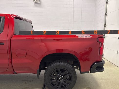 Used 2021 Chevrolet Silverado 1500 LT Trail Boss w/ Bed Protection Package image 10