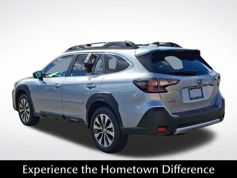 Used 2025 Subaru Outback Limited AWD/4WD image 4