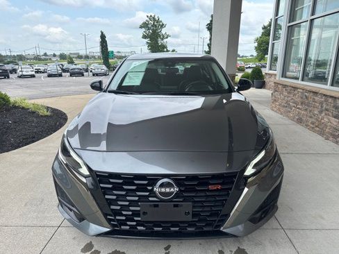 Used 2025 Nissan Altima 2.5 SR FWD image 3