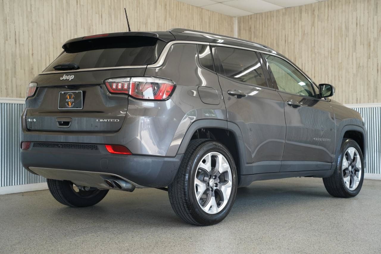 Used 2018 Jeep Compass Limited w/ Navigation Group AWD/4WD image 10