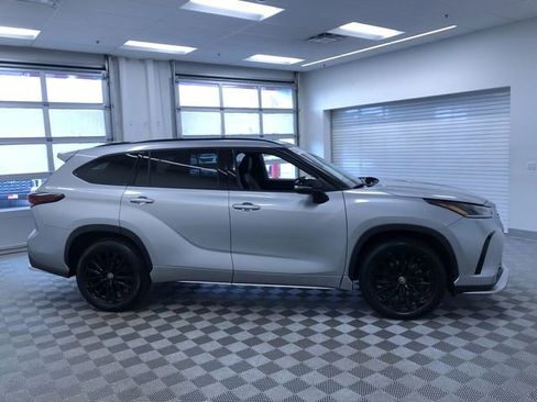 Certified 2025 Toyota Highlander XSE AWD/4WD image 35