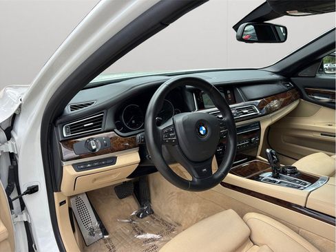 Used 2015 BMW 750Li RWD image 6