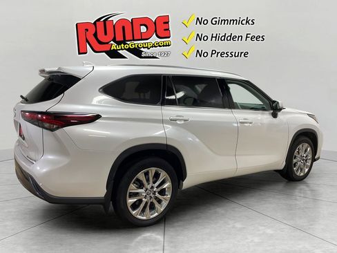 Used 2024 Toyota Highlander Limited AWD/4WD image 6