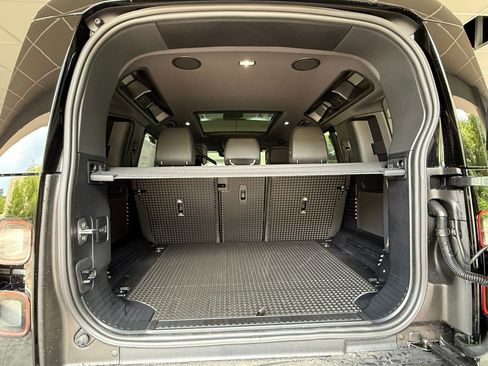 New 2026 Land Rover Defender 110 X-Dynamic SE AWD/4WD image 23