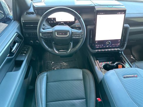 Used 2025 GMC Yukon AT4 w/ AT4 Premium Plus Package image 24