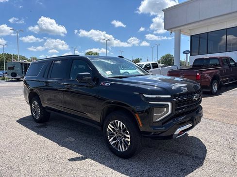 Used 2025 Chevrolet Suburban Z71 AWD/4WD image 43