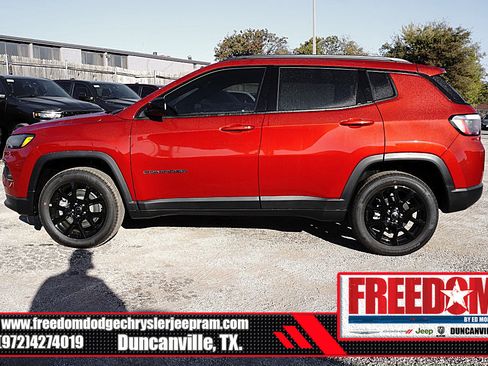 New 2026 Jeep Compass Latitude image 2