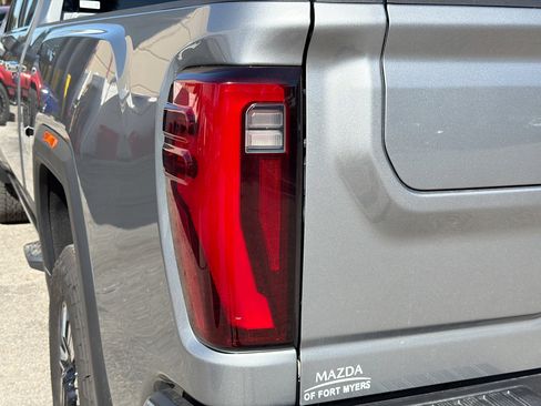 Used 2026 GMC Sierra 2500 Denali w/ Denali Reserve Package image 10