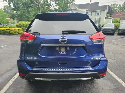 Used 2019 Nissan Rogue SV w/ Sun & Sound Touring Package AWD/4WD image 4