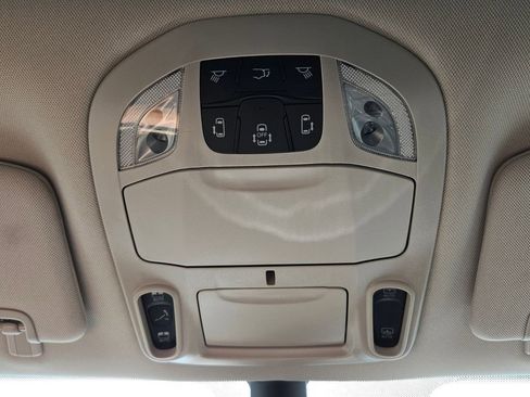 Used 2024 Chrysler Pacifica Limited FWD image 21