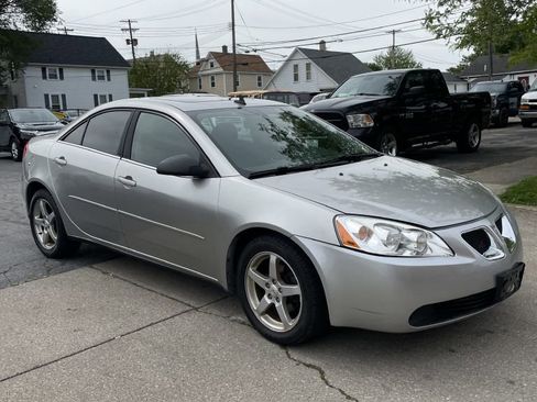 Used 2008 Pontiac G6 Sedan w/ Sport Package FWD image 2