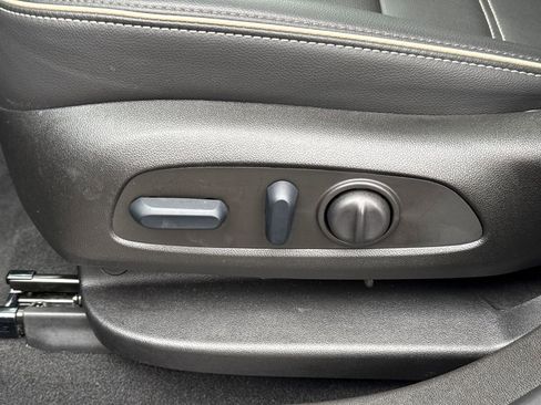 Certified 2023 GMC Acadia Denali image 16