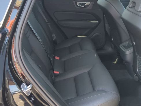 Certified 2024 Volvo XC60 B5 Plus w/ Climate Package AWD/4WD image 19