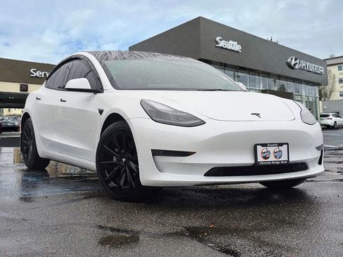 Used 2022 Tesla Model 3 Long Range image 1